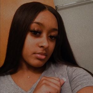 Meet your Posher, Takia